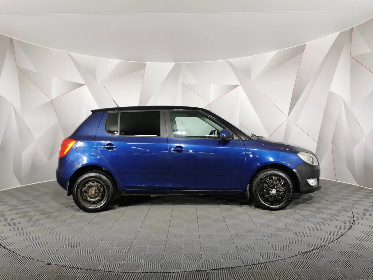 Skoda Fabia 1.2 MT (70 л.с.) Синий в АВИЛОН. Слайд №6