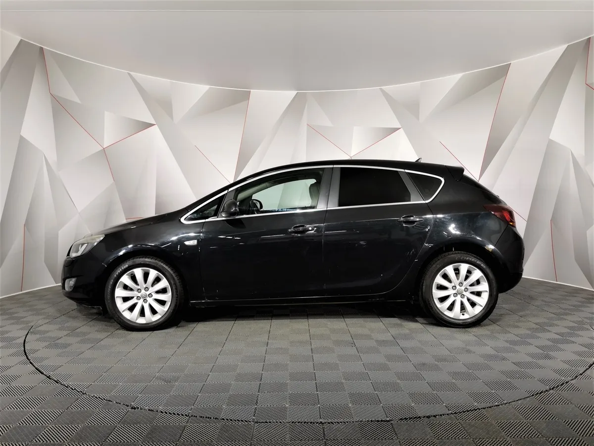 Opel Astra 1.6 AT (115 л.с.) Черный в АВИЛОН. Слайд №5