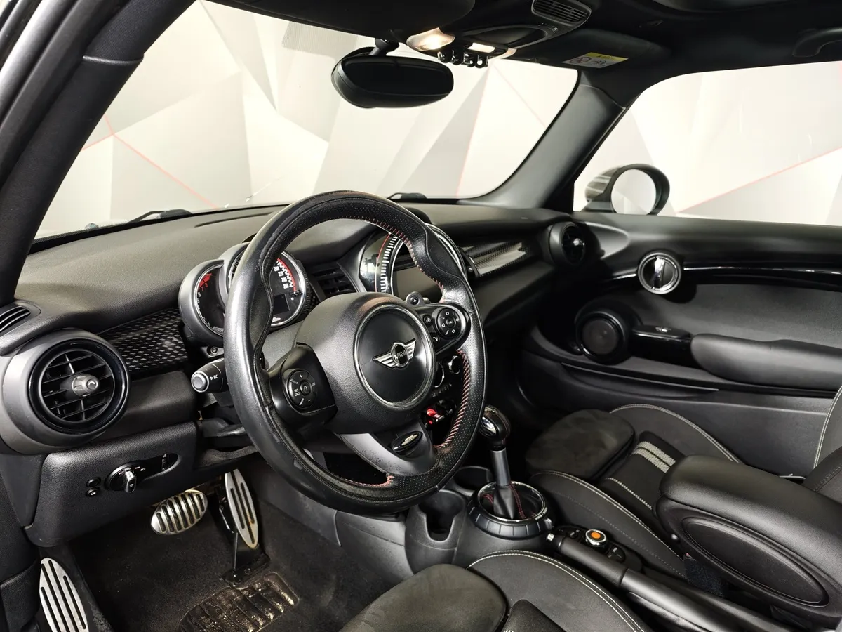 MINI 3 двери JCW 2.0 AT (231 л.с.) Зеленый в АВИЛОН. Слайд №11