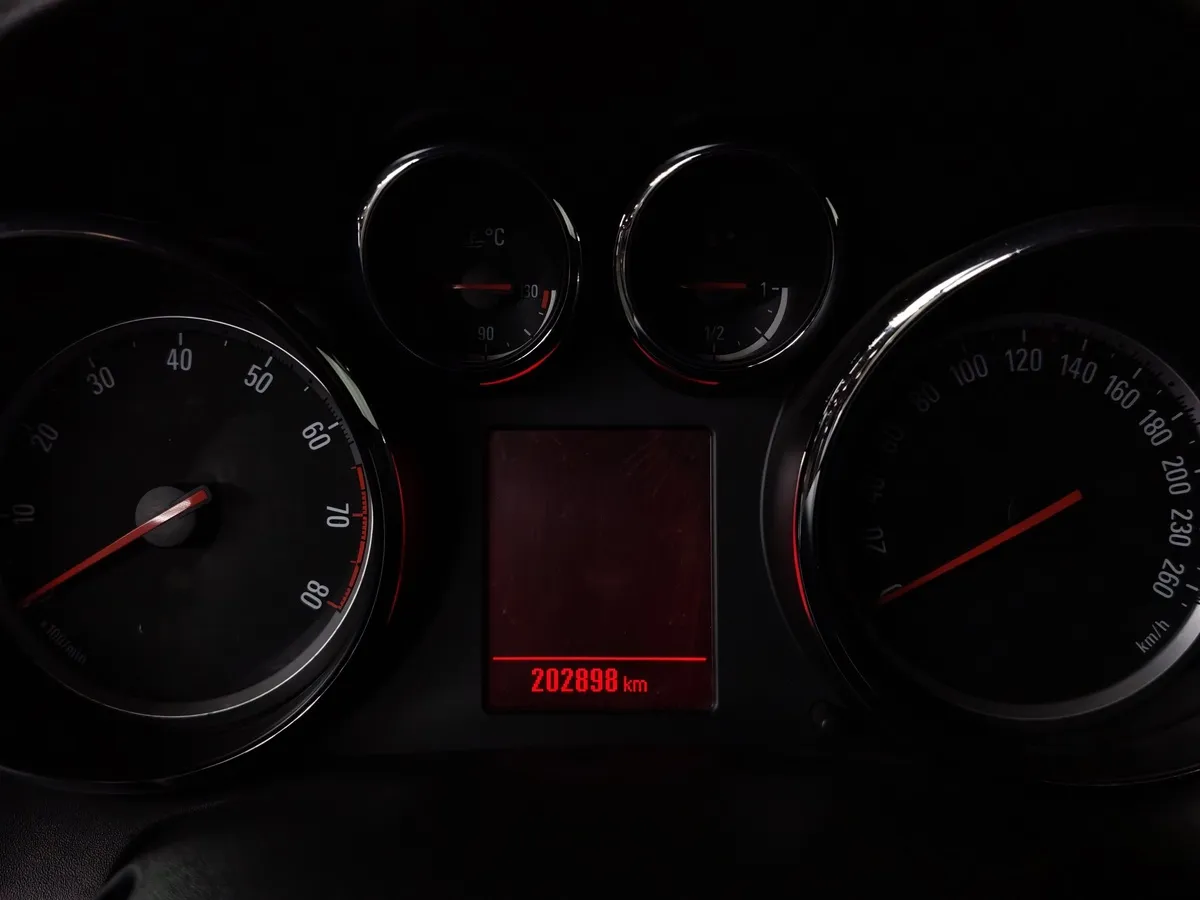 Opel Astra 1.4 Turbo AT (140 л.с.) Бежевый в АВИЛОН. Слайд №14