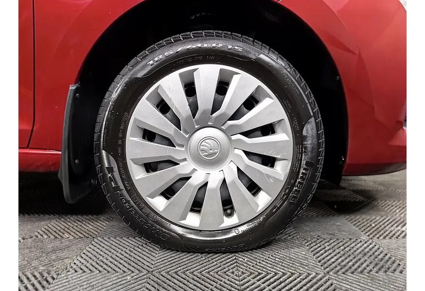 Skoda Rapid 1.6 MT (90 л.с.) Красный в АВИЛОН. Слайд №19