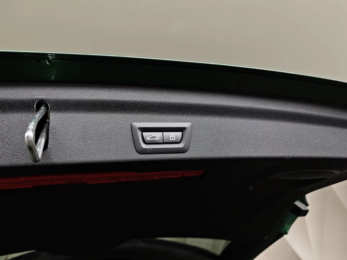 Mini Countryman Cooper 1.5 AT (136 л.с.) Essential Зеленый в АВИЛОН. Слайд №16