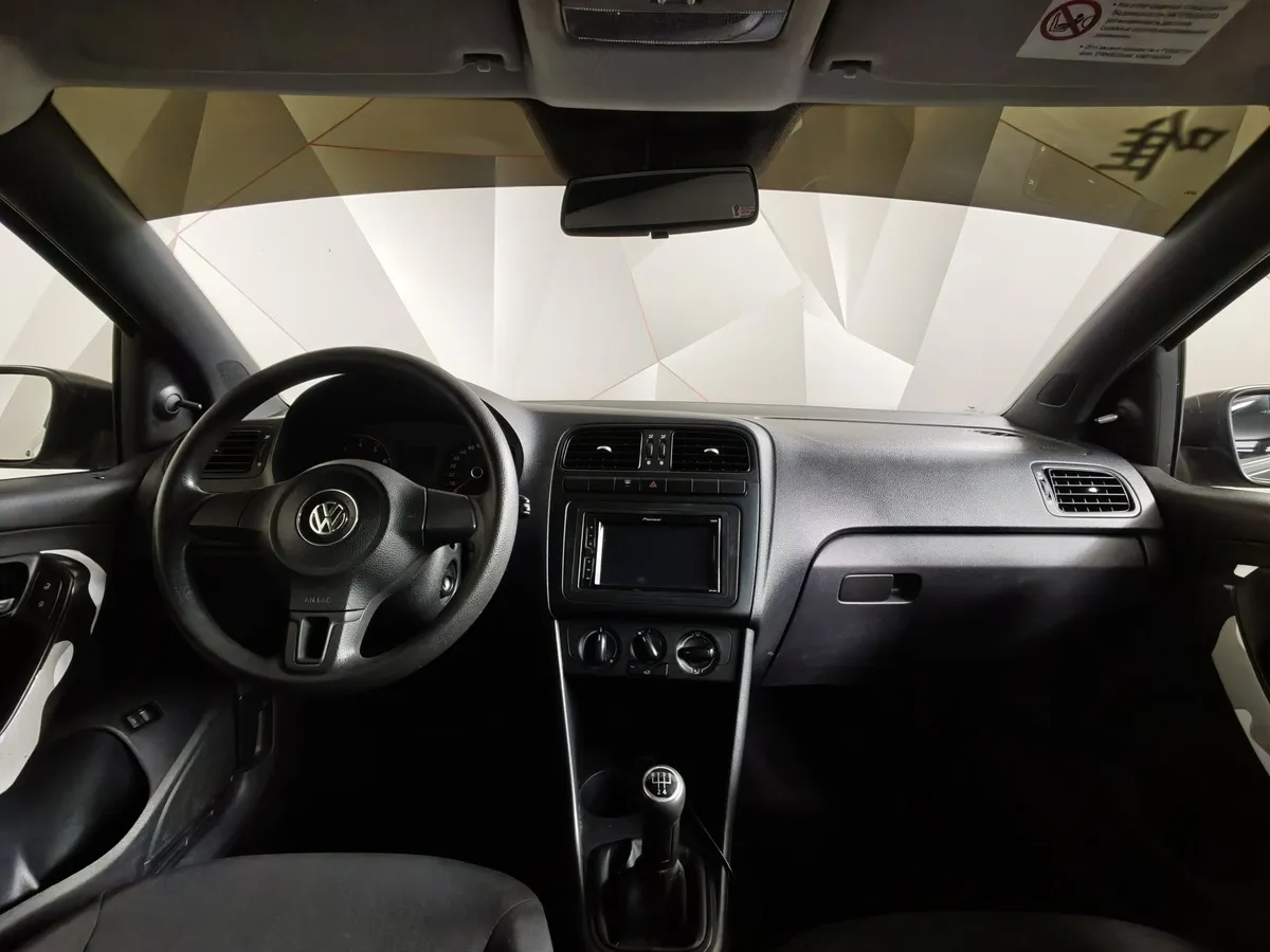 Volkswagen Polo 1.6 MT (105 л.с.) Comfortline Серый в АВИЛОН. Слайд №12
