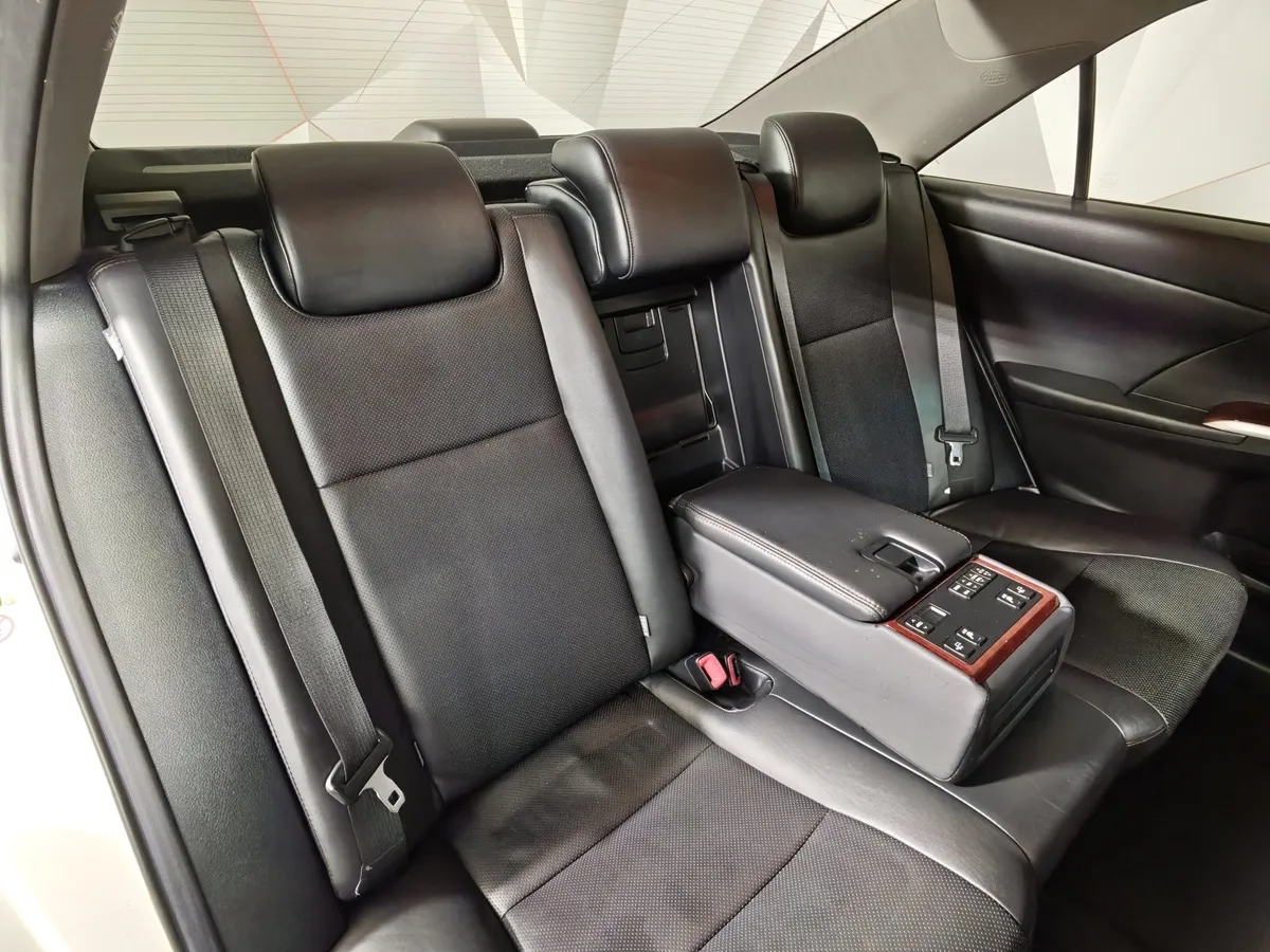 Toyota Camry 2.5 AT (181 л.с.) Стандарт Белый в АВИЛОН. Слайд №16