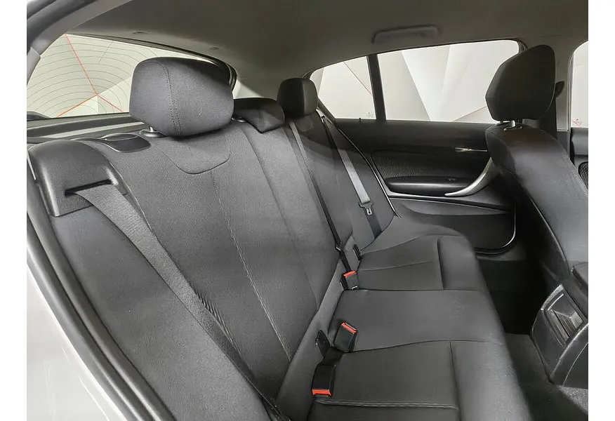 BMW 1 серия 116i AT (136 л.с.) Белый в АВИЛОН. Слайд №14