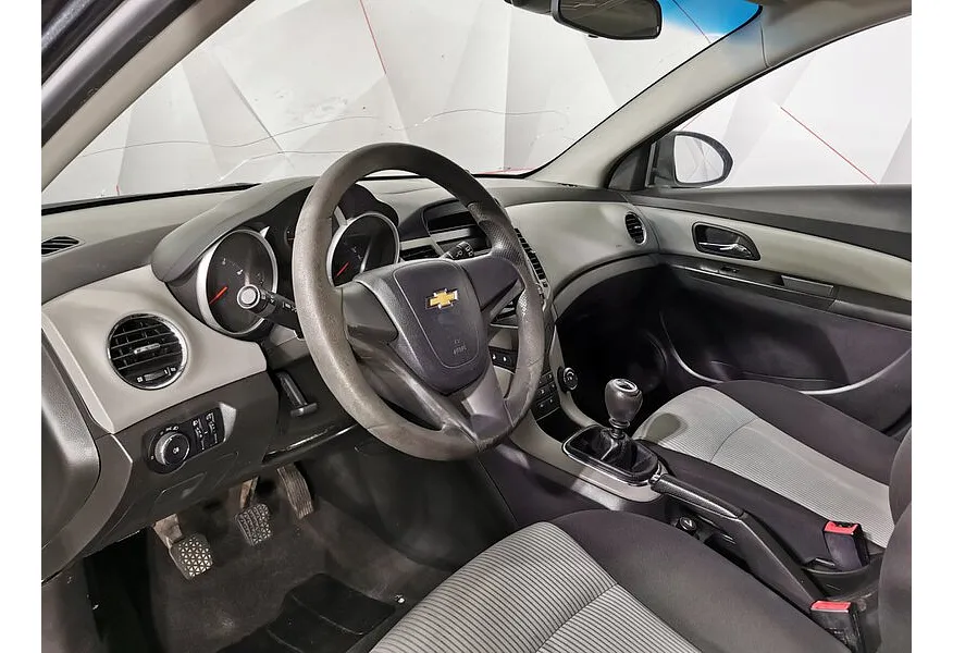 Chevrolet Cruze 1.6 MT (109 л.с.) Черный в АВИЛОН. Слайд №18