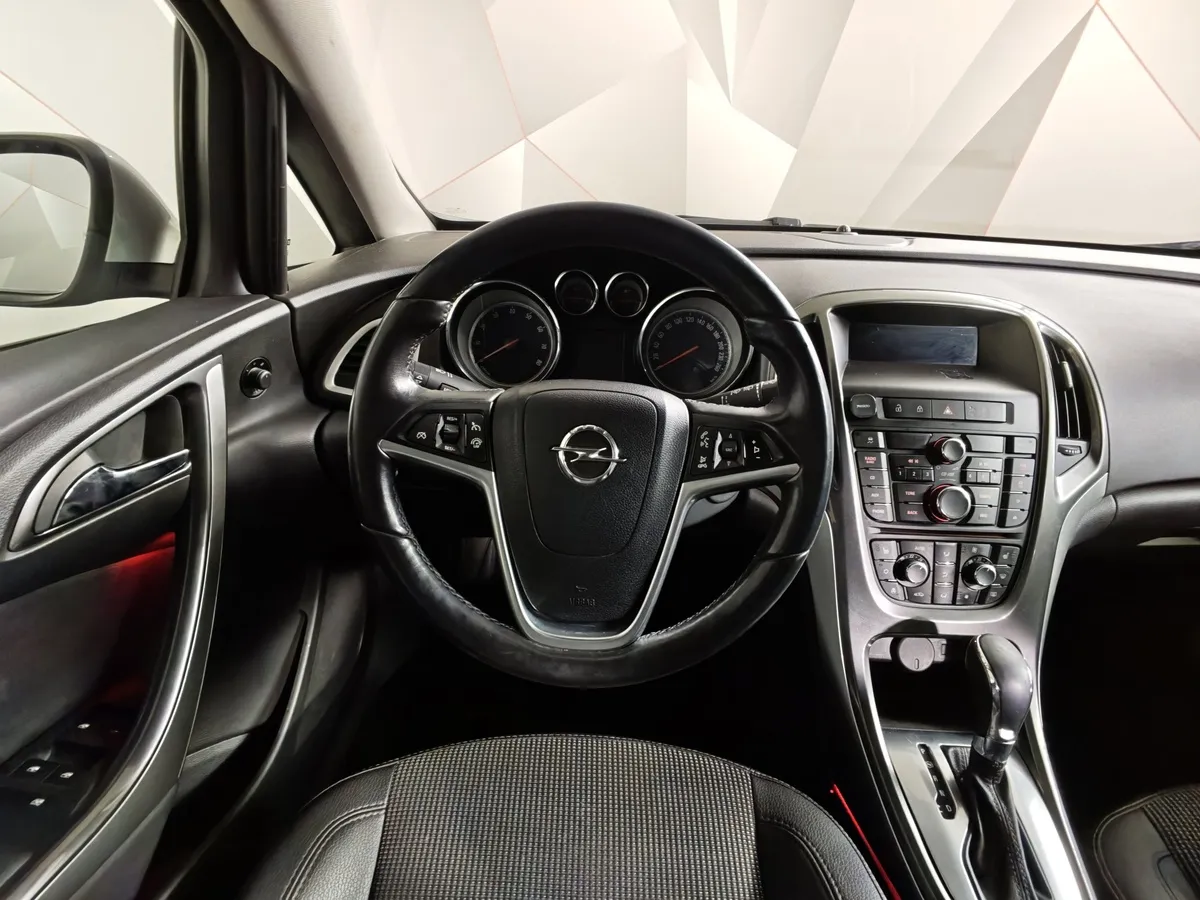 Opel Astra 1.4 Turbo AT (140 л.с.) Серебристый в АВИЛОН. Слайд №18