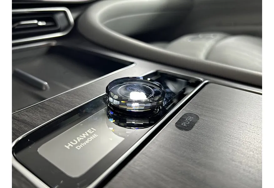 LIVE. Слайд №13