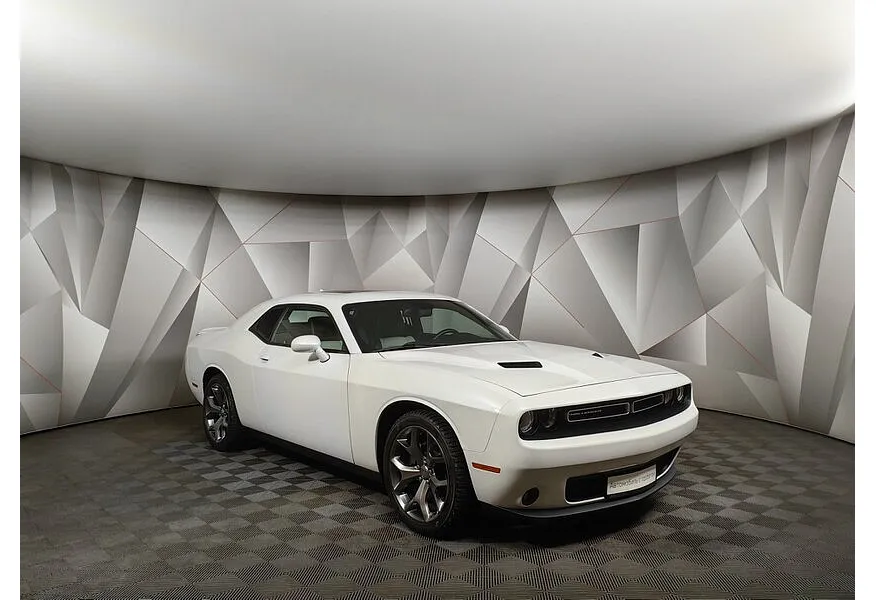Dodge Challenger 3.6 V6 AT (309 л.с.) Белый в АВИЛОН. Слайд №3