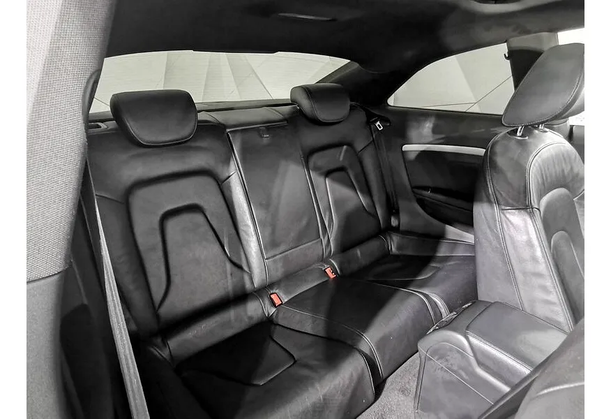 Audi A5 1.8 TFSI multitronic (160 л.с.) Черный в АВИЛОН. Слайд №16