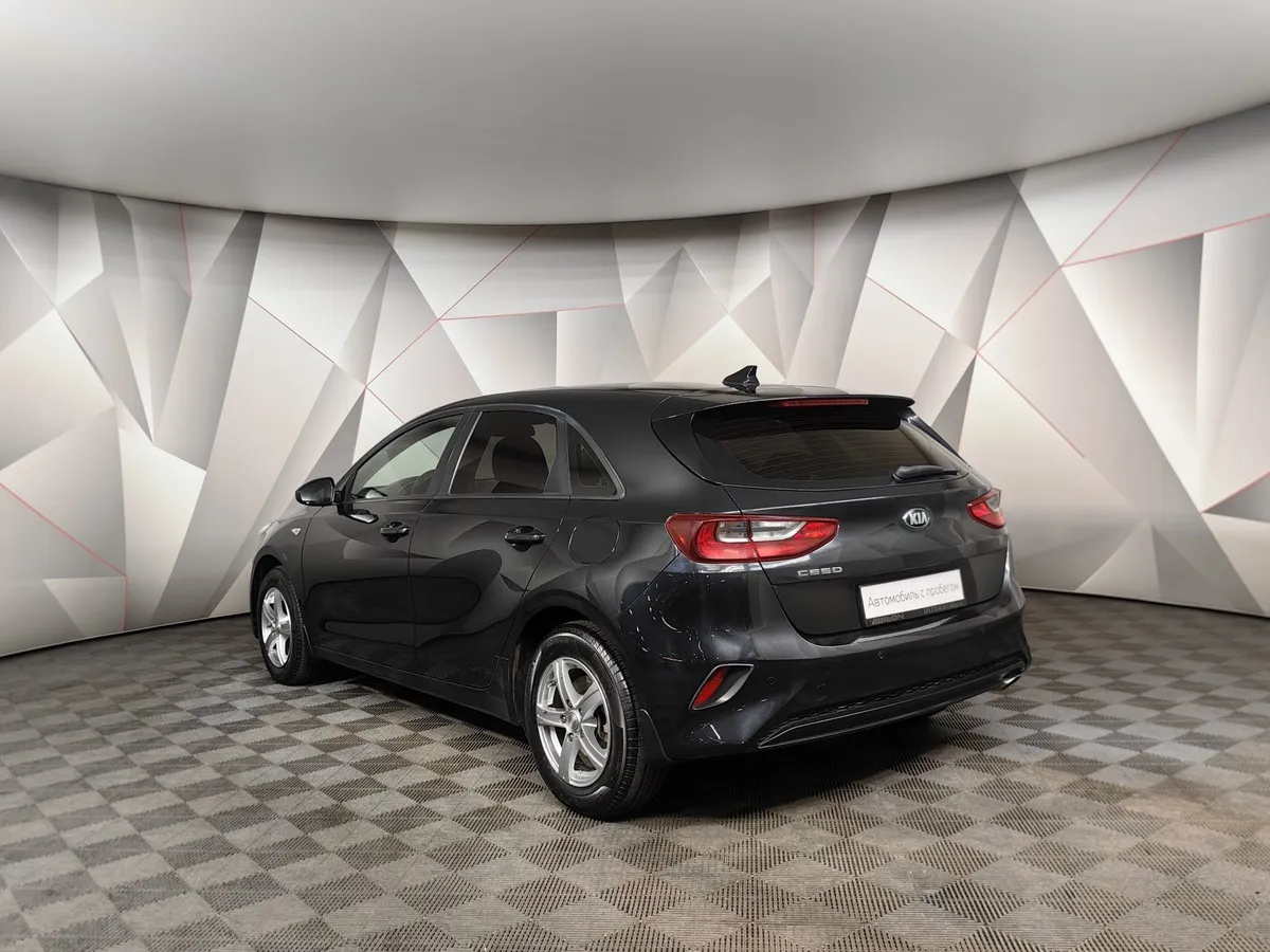 Kia Ceed 1.6 MPI MT (130 л.с.) Comfort Черный в АВИЛОН. Слайд №4