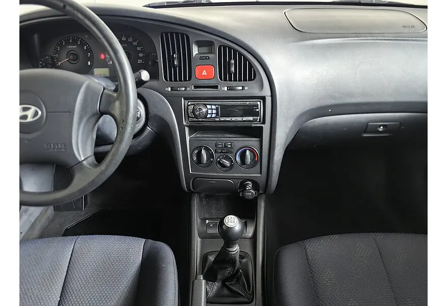 Hyundai Elantra 1.6 MT (105 л.с.) Серебристый в АВИЛОН. Слайд №14