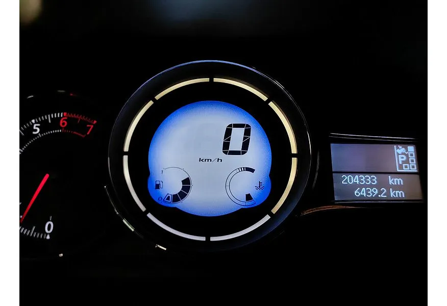 Renault Fluence 1.6 CVT (114 л.с.) Бежевый в АВИЛОН. Слайд №15