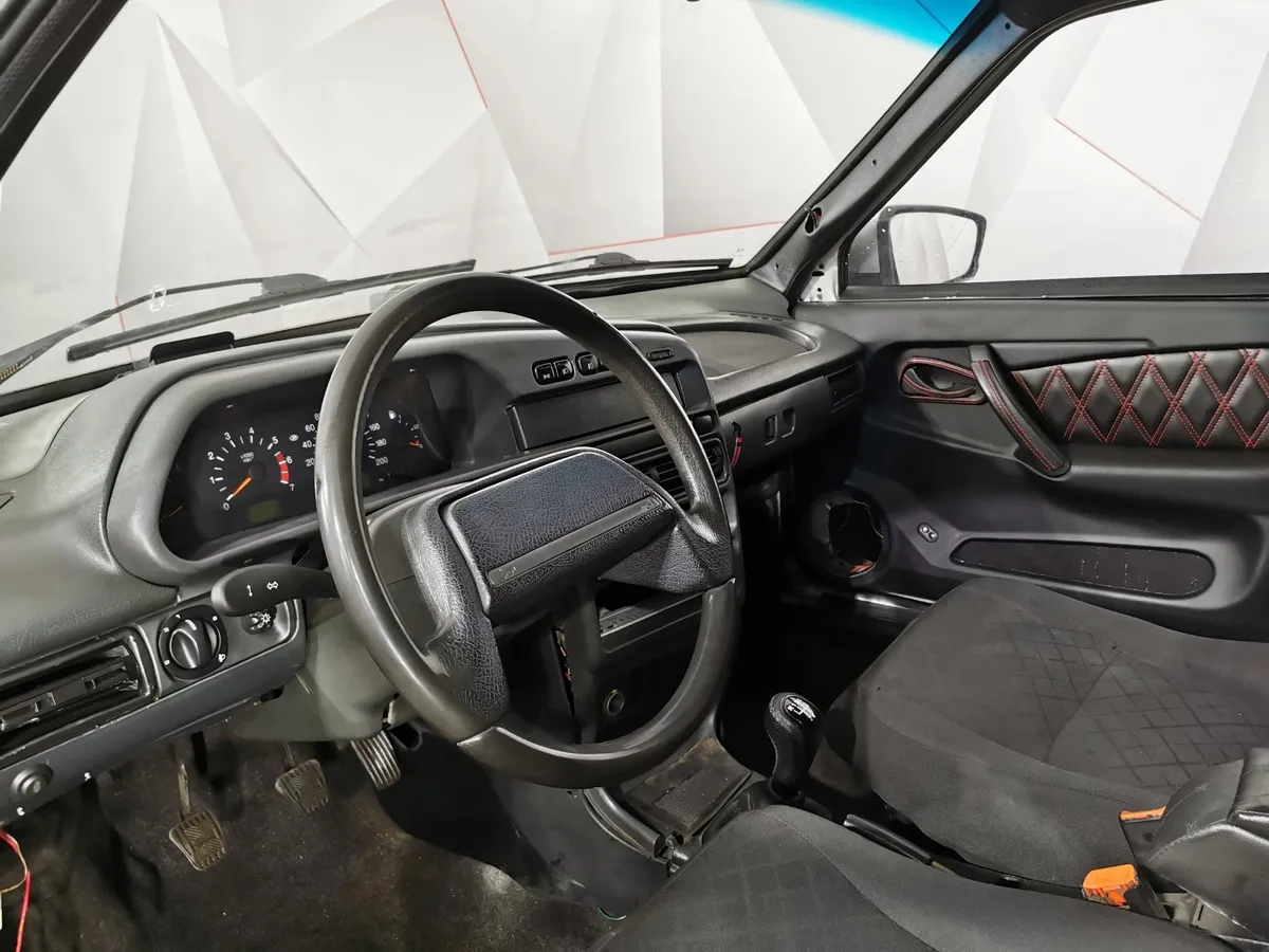 ВАЗ (Lada) 2115 1.6 MT 8 кл (Евро-3) (81 л.с.) Серебристый в АВИЛОН. Слайд №14