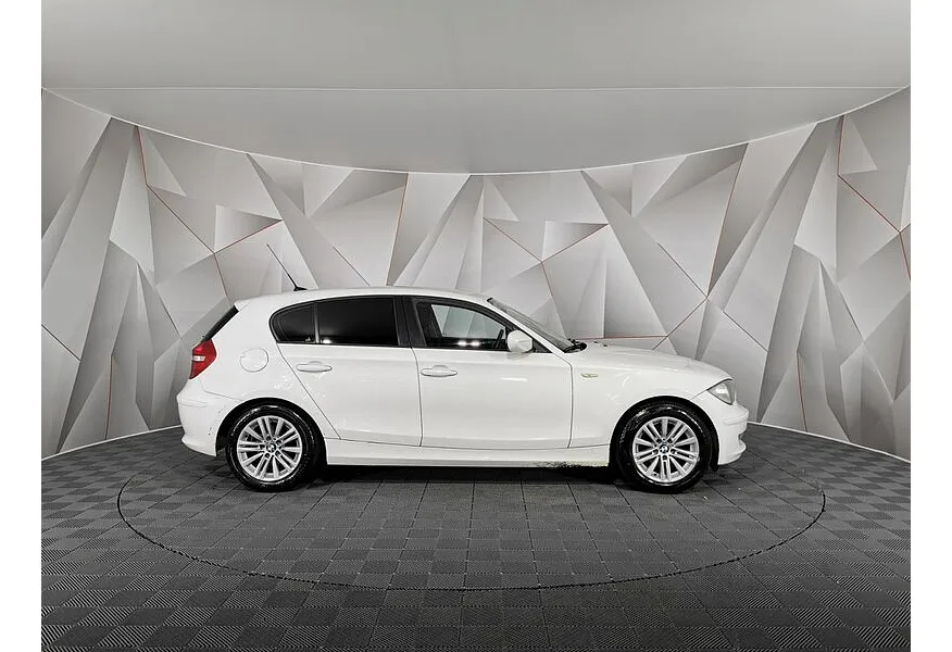 BMW 1 серия 116i AT (115 л.с.) Белый в АВИЛОН. Слайд №6 BMW 1 серия 116i AT (115 л.с.) Белый в АВИЛОН. Слайд №6