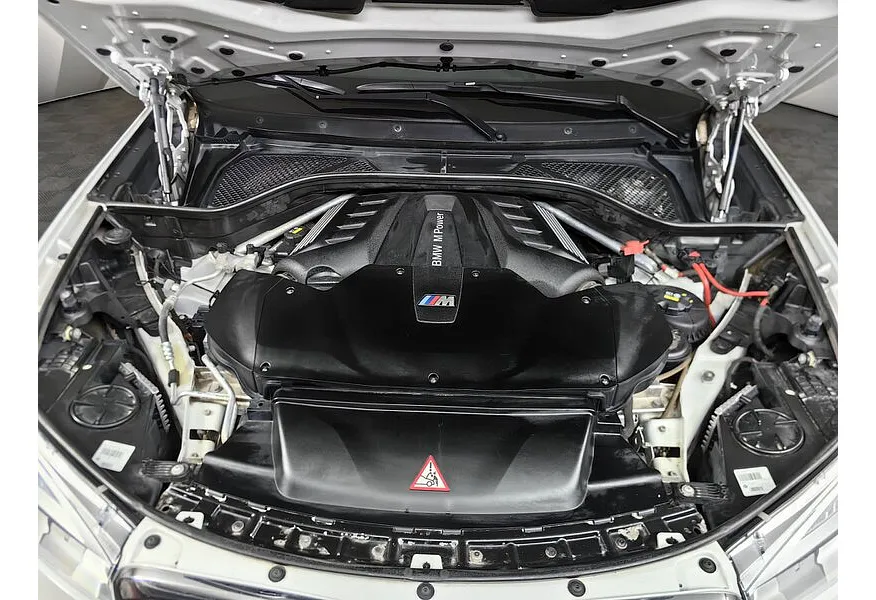 BMW X6 M 4.4 xDrive Steptronic (575 л.с.) Белый в АВИЛОН. Слайд №10