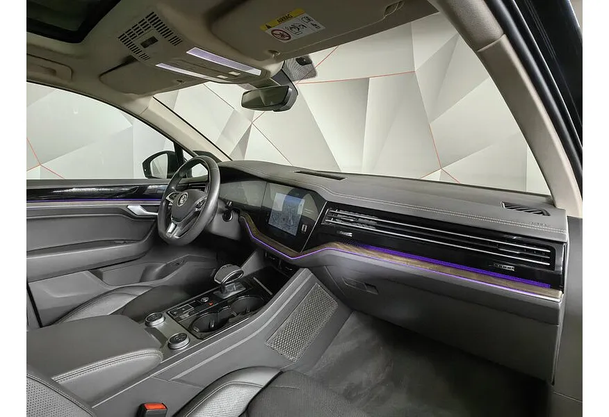 АВИЛОН - Volkswagen Touareg 3.0 V6 TDI Tiptronic 4Motion (249 л.с.) R-Line Черный - slide 8