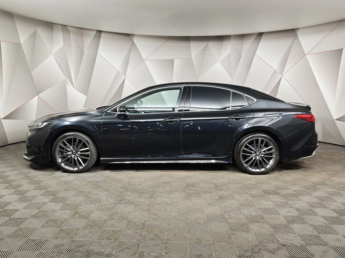 Toyota Camry 2.0h CVT (197 л.с.) Sport Plus Черный в АВИЛОН. Слайд №5