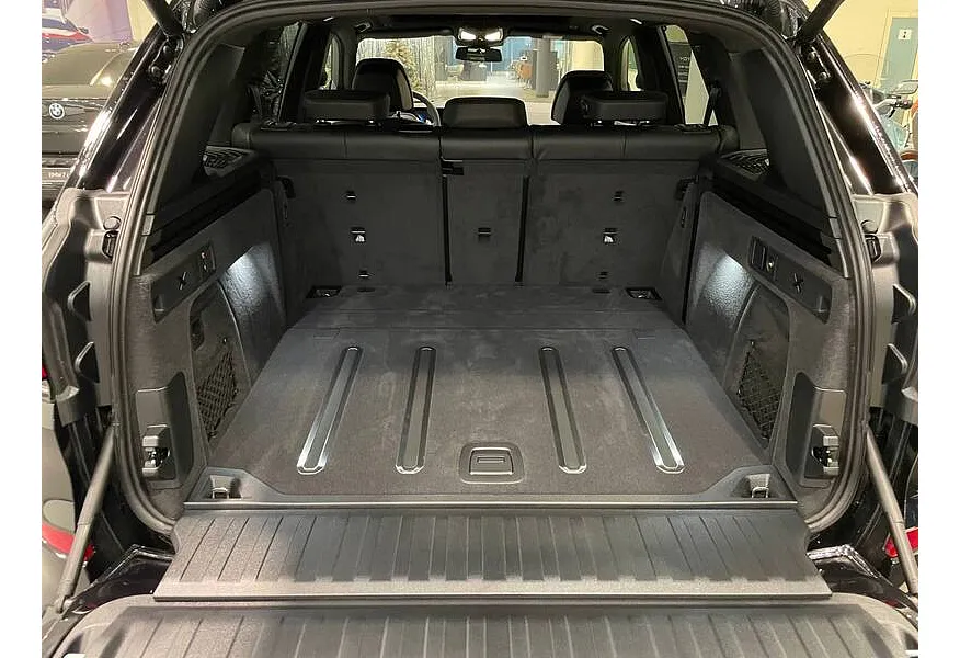 BMW X5 xDrive30d Steptronic (286 л.с.) Черный в АВИЛОН. Слайд №12