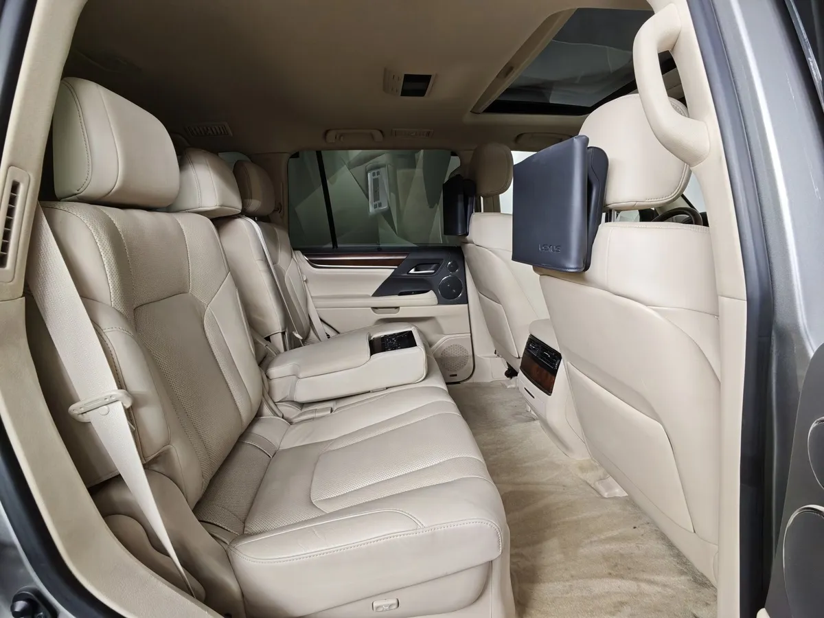 Lexus LX 570 AT (367 л.с.) Серый в АВИЛОН. Слайд №16