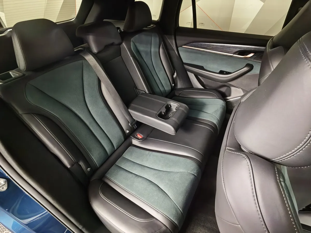 Geely Monjaro 2.0T 8AT 4WD (238 л.с.) Флагман Синий в АВИЛОН. Слайд №17