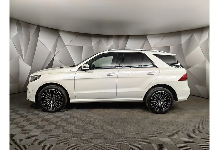 Mercedes-Benz GLE 400 4MATIC 9G-TRONIC (333 л.с.) Особая серия Белый в АВИЛОН. Слайд №5