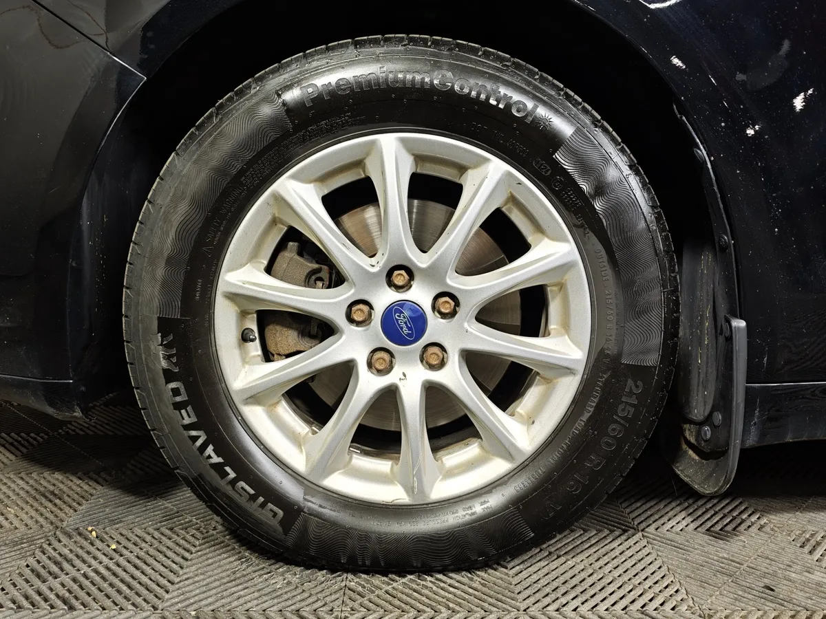 Ford Mondeo 2.5 AT (149 л.с.) Ambiente Черный в АВИЛОН. Слайд №9