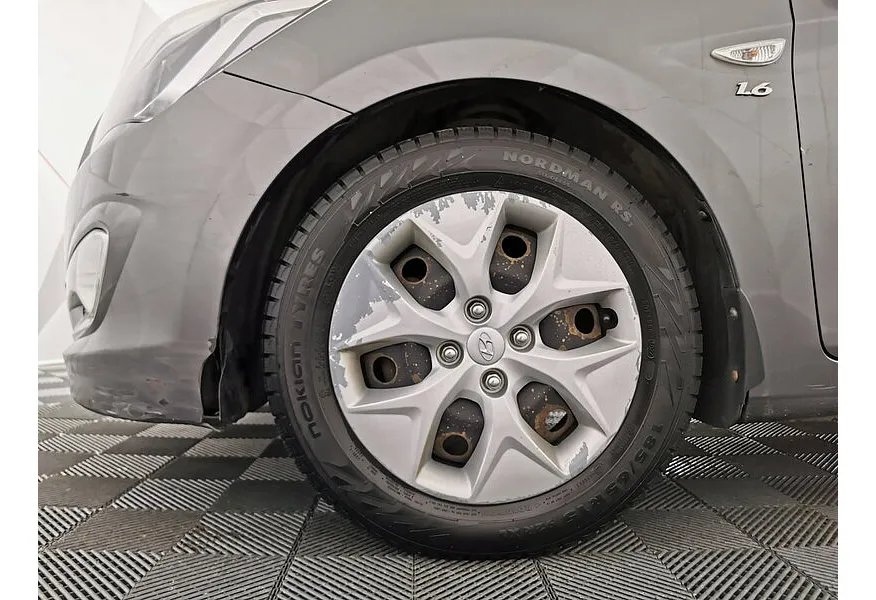 Hyundai Solaris 1.6 AT (123 л.с.) Comfort Серый в АВИЛОН. Слайд №9