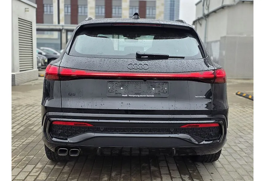 Audi Q5 2.0 TDI S tronic quattro (204 л.с.) Черный в АВИЛОН. Слайд №5