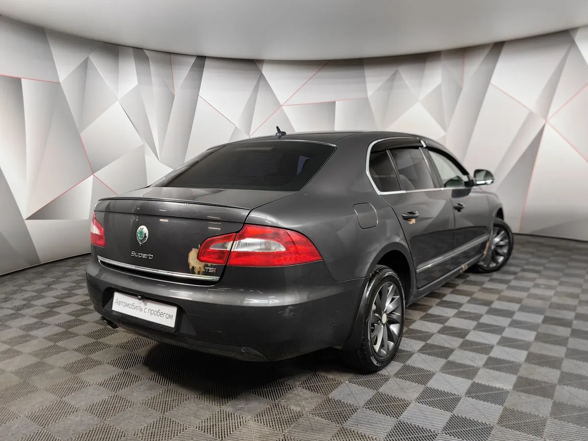 Skoda Superb 1.8 TSI DSG (152 л.с.) Коричневый в АВИЛОН. Слайд №2