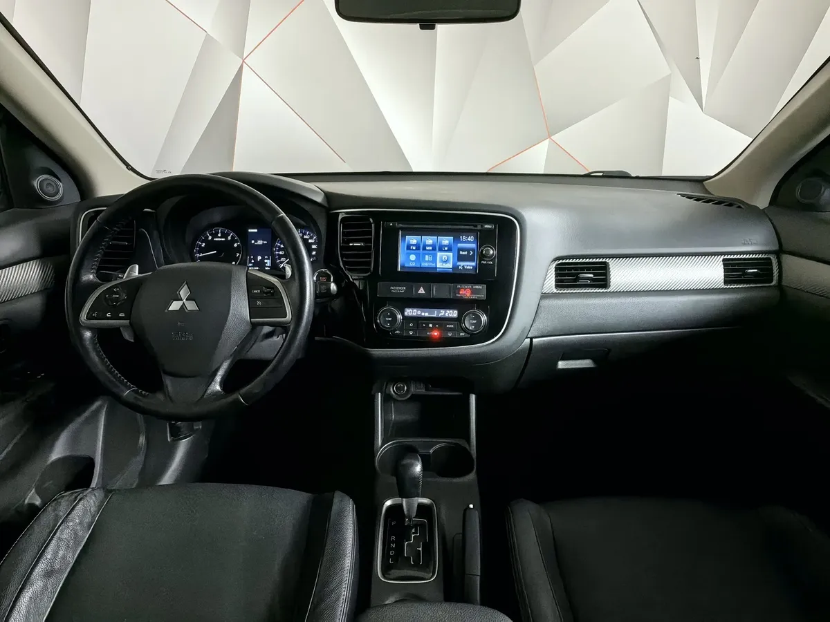 Mitsubishi Outlander 2.0 CVT 4WD (146 л.с.) Instyle E29 Белый в АВИЛОН. Слайд №14