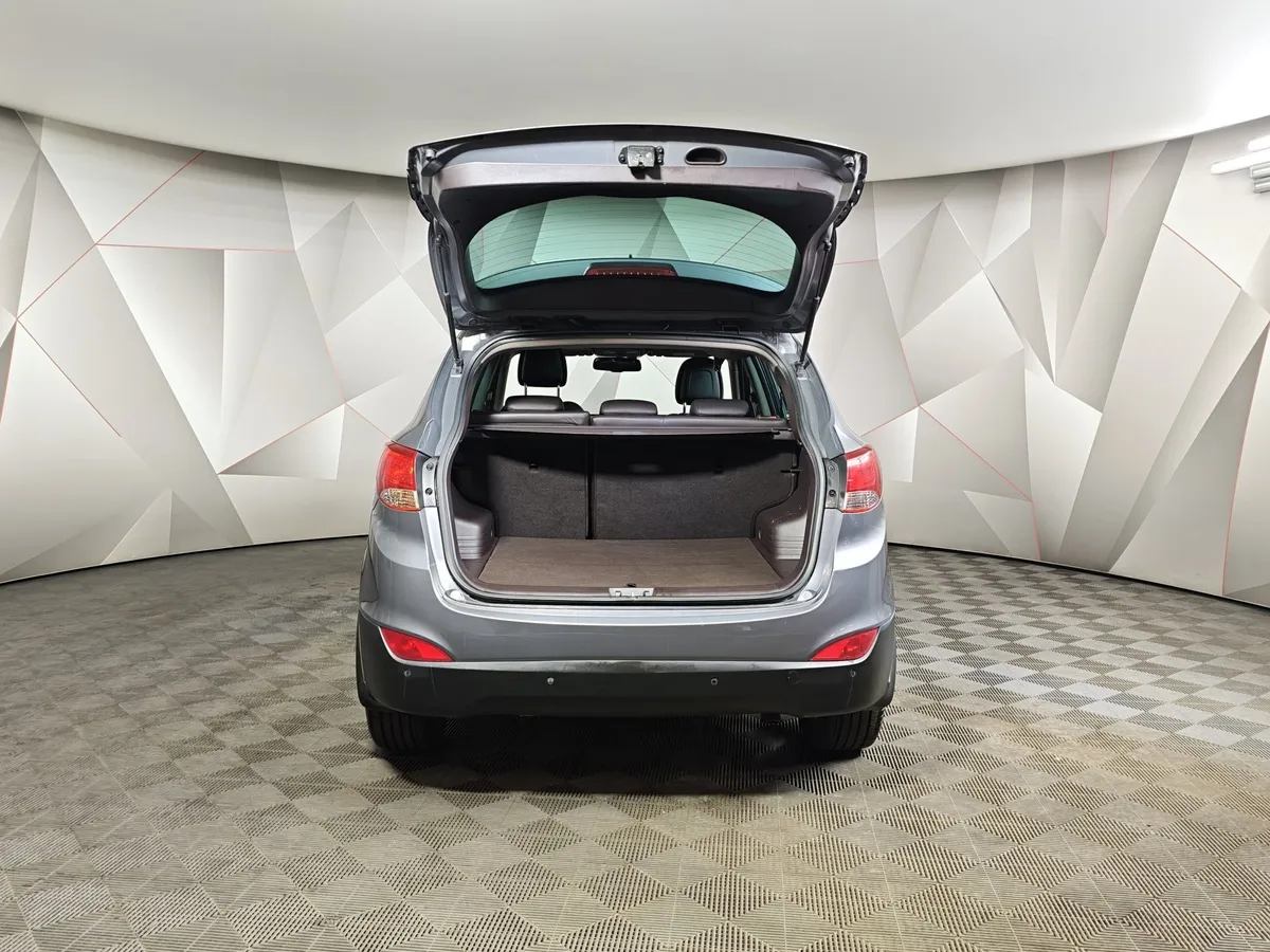 Hyundai ix35 2.0 AT 4WD (150 л.с.) Prestige Серый в АВИЛОН. Слайд №12