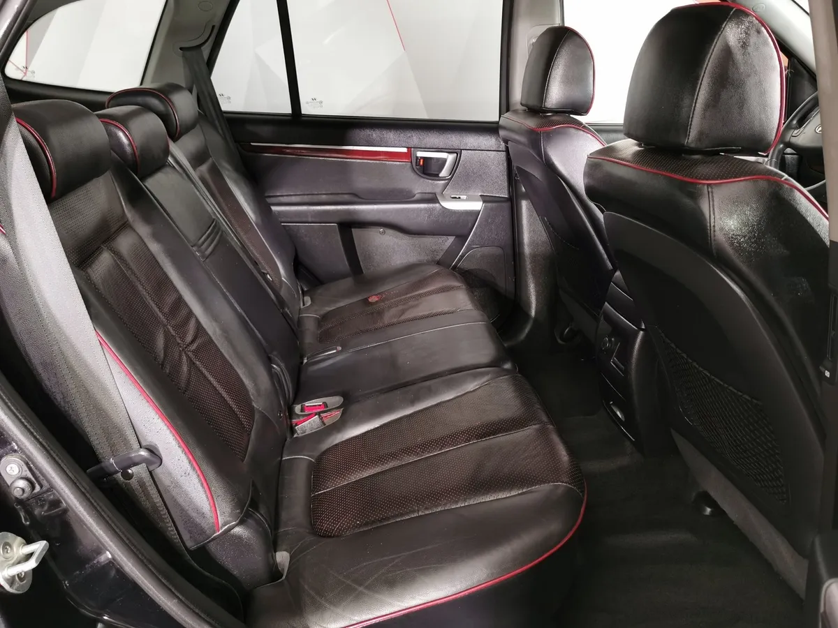 Hyundai Santa Fe 2.2 CRDi AT (153 л.с.) Черный в АВИЛОН. Слайд №15