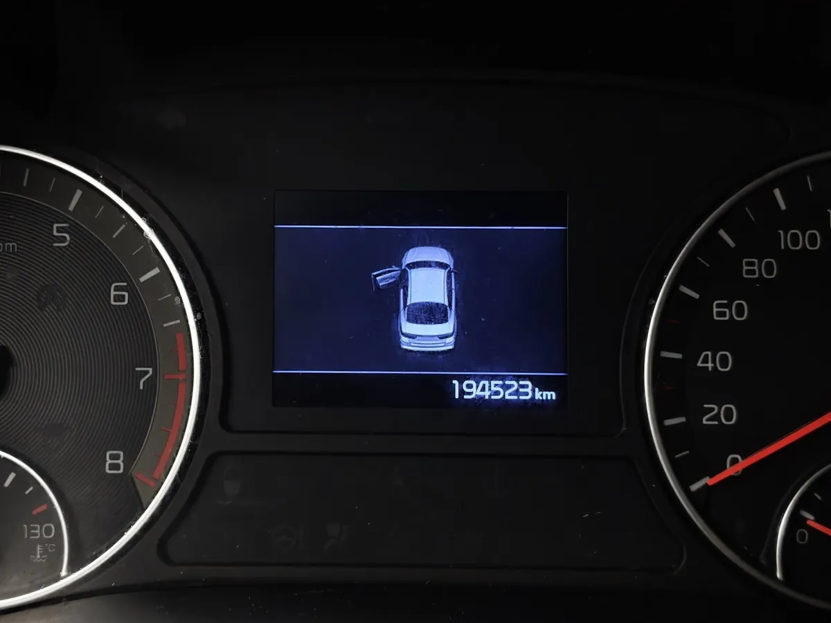 Kia Optima 2.0 AT (150 л.с.) Classic Белый в АВИЛОН. Слайд №18