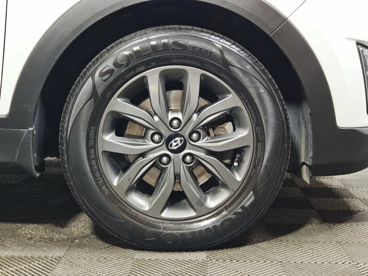 Hyundai Creta 2.0 AT AWD (149 л.с.) Style + Navigation Белый в АВИЛОН. Слайд №9