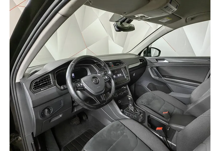 Volkswagen Tiguan 2.0 TDI 4Motion DSG (150 л.с.) Sportline Черный в АВИЛОН. Слайд №11
