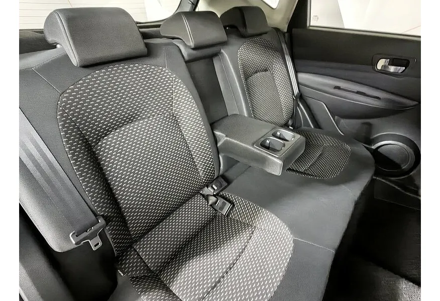 Nissan Qashqai 2.0 MT FWD (141 л.с.) Черный в АВИЛОН. Слайд №16