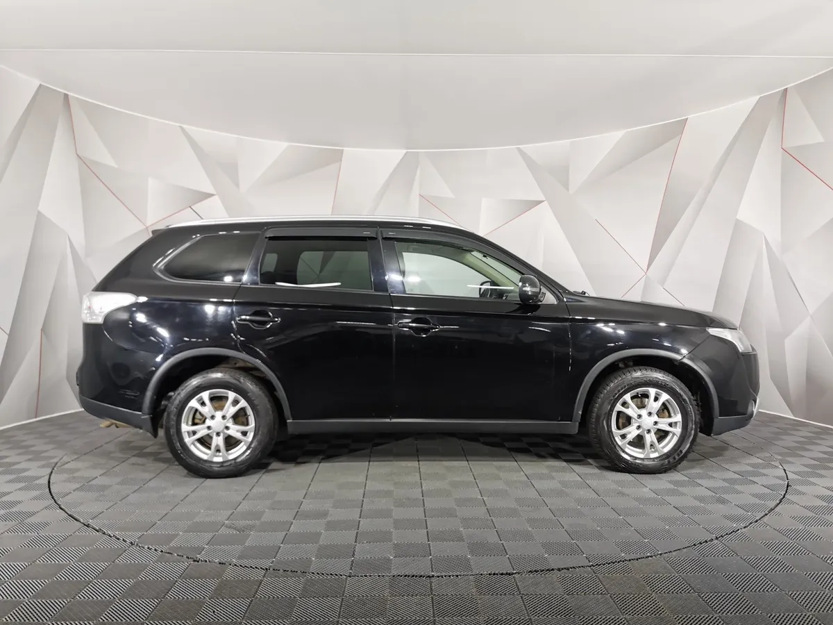 Mitsubishi Outlander 2.0 CVT 4WD (146 л.с.) Черный в АВИЛОН. Слайд №6