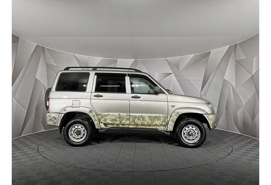 УАЗ Patriot 2.7 MT 4WD (128 л.с.) Желтый в АВИЛОН. Слайд №6