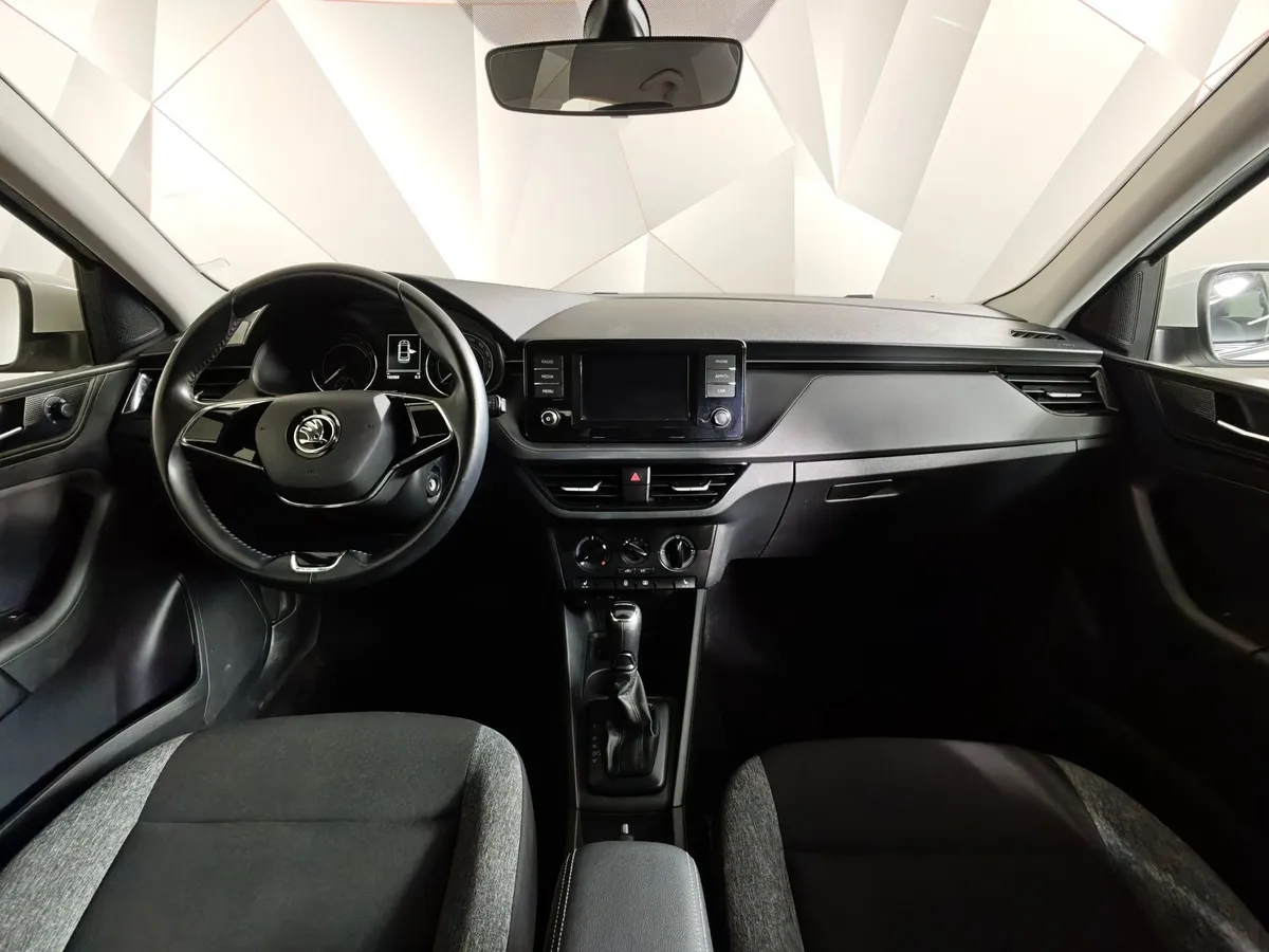 Skoda Rapid 1.6 AT (110 л.с.) Белый в АВИЛОН. Слайд №14