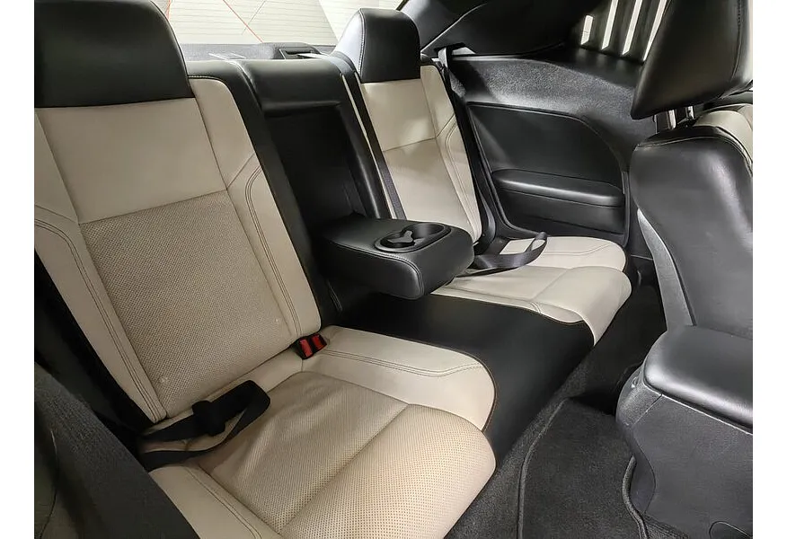 Dodge Challenger 3.6 V6 AT (309 л.с.) Белый в АВИЛОН. Слайд №16