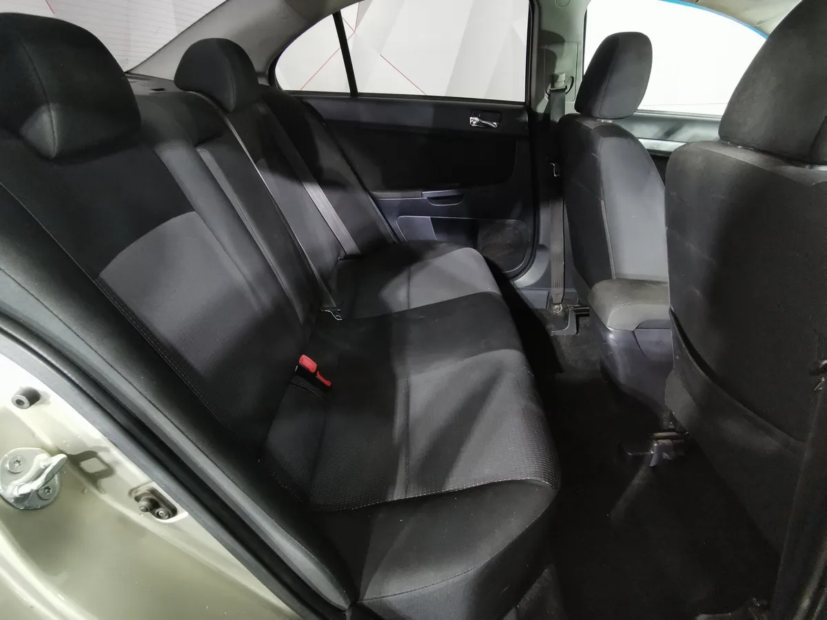 Mitsubishi Lancer 1.8 CVT (143 л.с.) Бежевый в АВИЛОН. Слайд №15