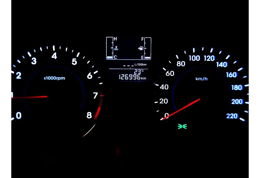 Hyundai Solaris 1.6 MT (123 л.с.) Comfort Оранжевый в АВИЛОН. Слайд №18 Hyundai Solaris 1.6 MT (123 л.с.) Comfort Оранжевый в АВИЛОН. Слайд №18