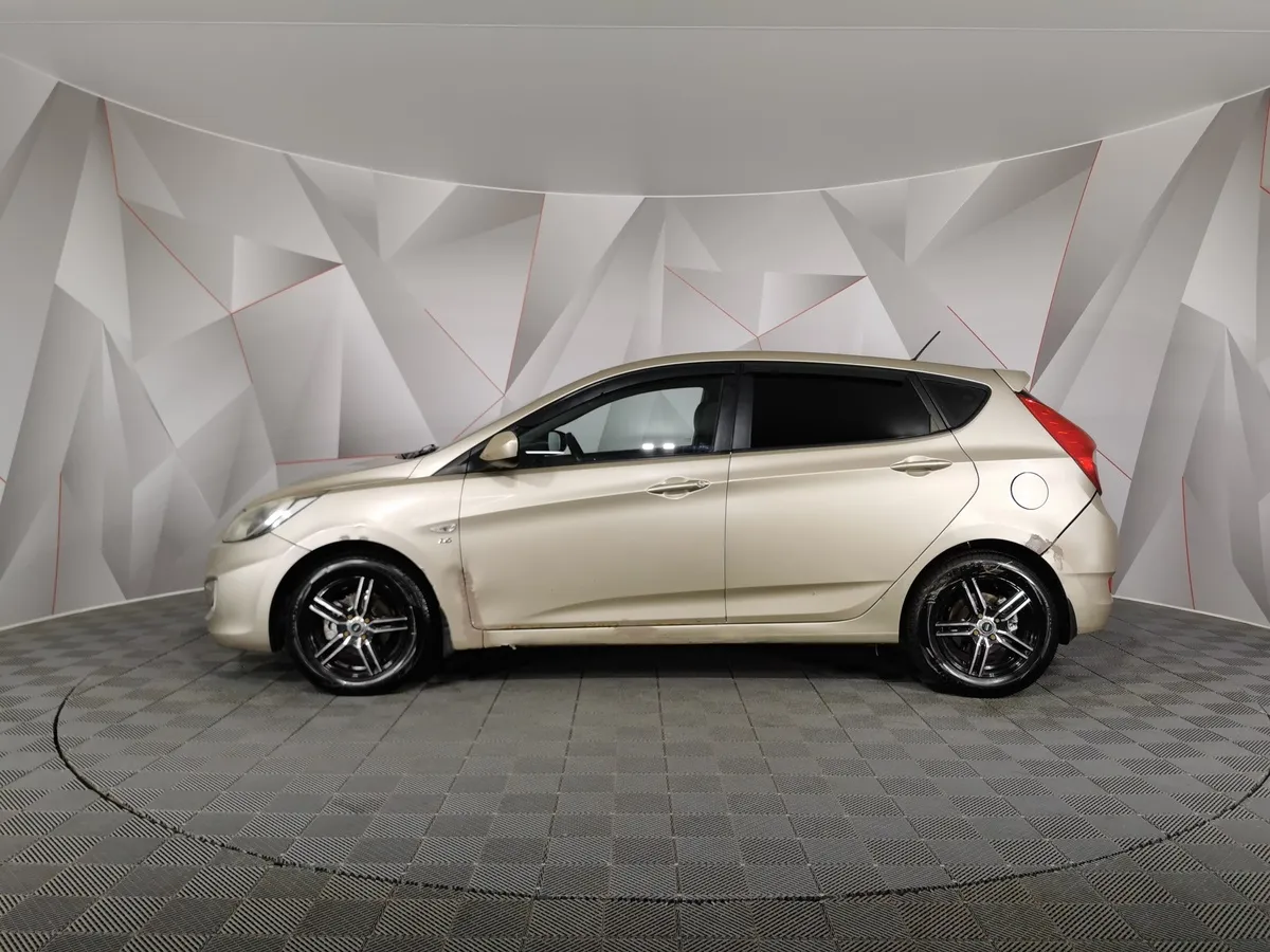 Hyundai Solaris 1.6 AT (123 л.с.) Dynamic Бежевый в АВИЛОН. Слайд №5