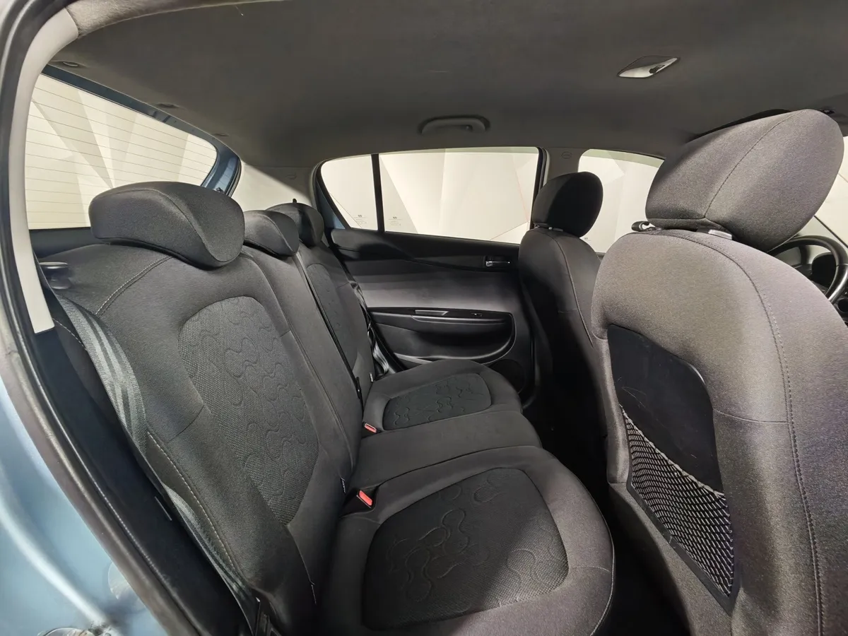 Hyundai i20 1.4 AT (101 л.с.) Голубой в АВИЛОН. Слайд №16