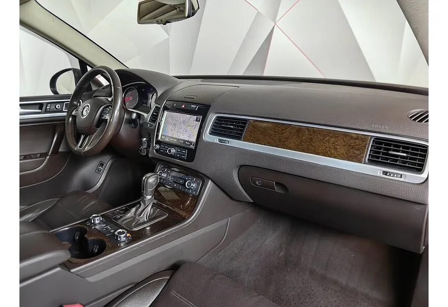 Volkswagen Touareg 3.0 TDI Tiptronic 4Motion (245 л.с.) Коричневый в АВИЛОН. Слайд №13