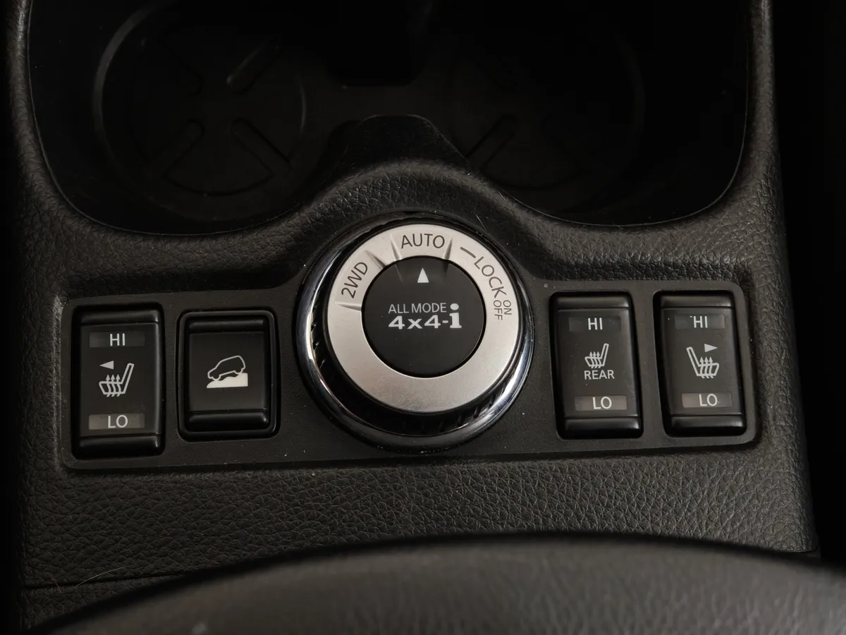 Nissan X-Trail 2.5 CVT AWD (171 л.с.) Белый в АВИЛОН. Слайд №21