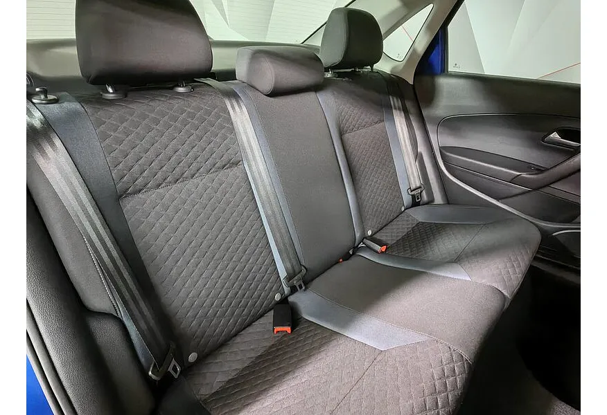 Volkswagen Polo 1.6 MPI AT (110 л.с.) Status Синий в АВИЛОН. Слайд №17