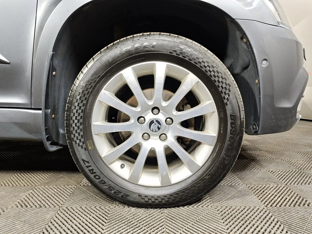 Skoda Yeti 1.8 TSI 4x4 DSG (152 л.с.) Серый в АВИЛОН. Слайд №9
