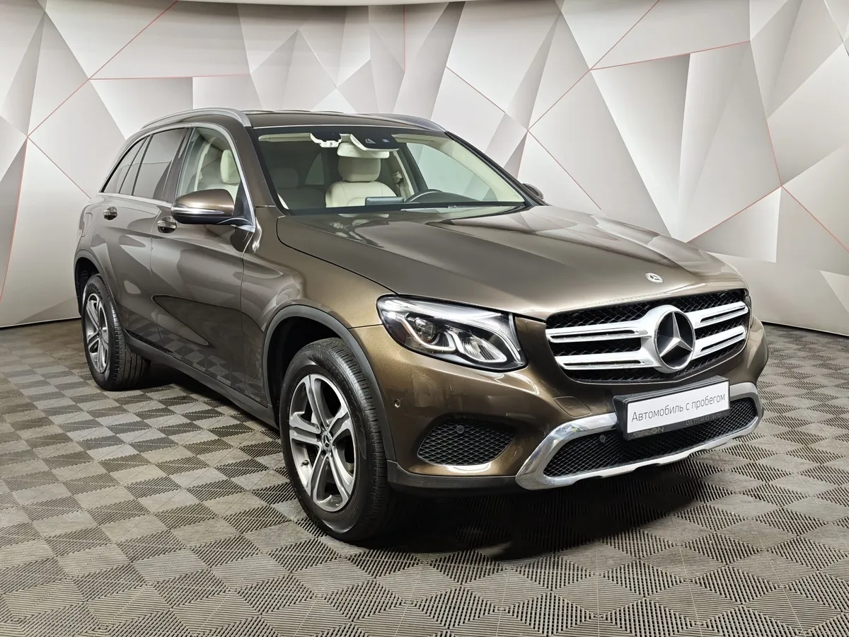 Mercedes-Benz GLC 300 9G-TRONIC 4MATIC (245 л.с.) Коричневый в АВИЛОН. Слайд №3